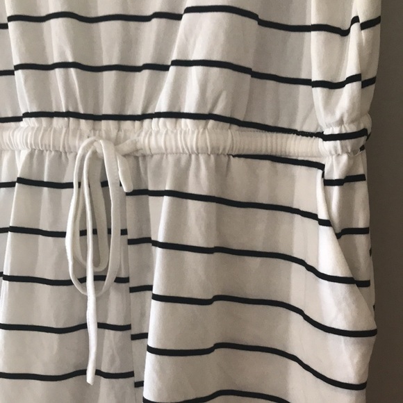 Hount size XL white with black stripes romper with pockets. NWT! - Picture 2 of 3